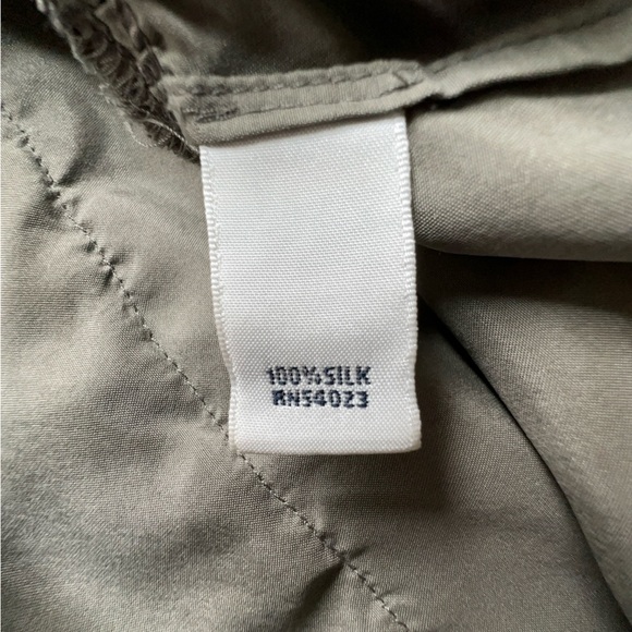 BANANA REPUBLIC PURE SILK RUFFLE TIERED SLEEVELESS CROSSBACK TOP | EXTRA SMALL - Picture 8 of 9